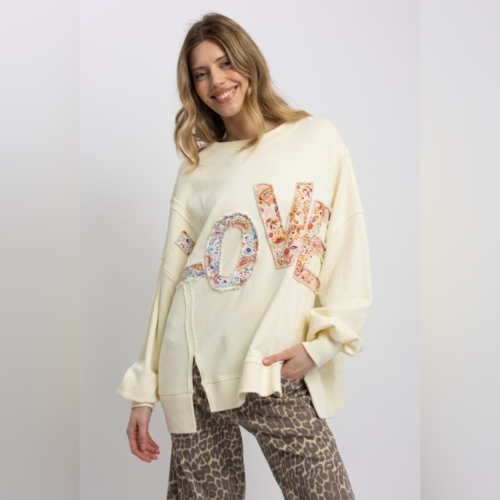 Bluevelvet Floral Love Patchwork Graphic Women's Crewneck Sweatshirt